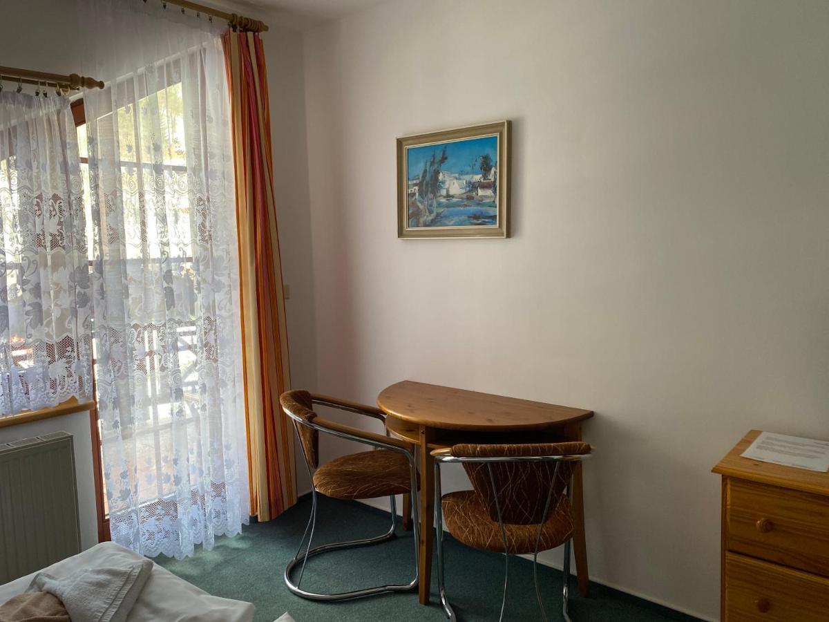 Pension Holiday Vrchlabí Exterior foto